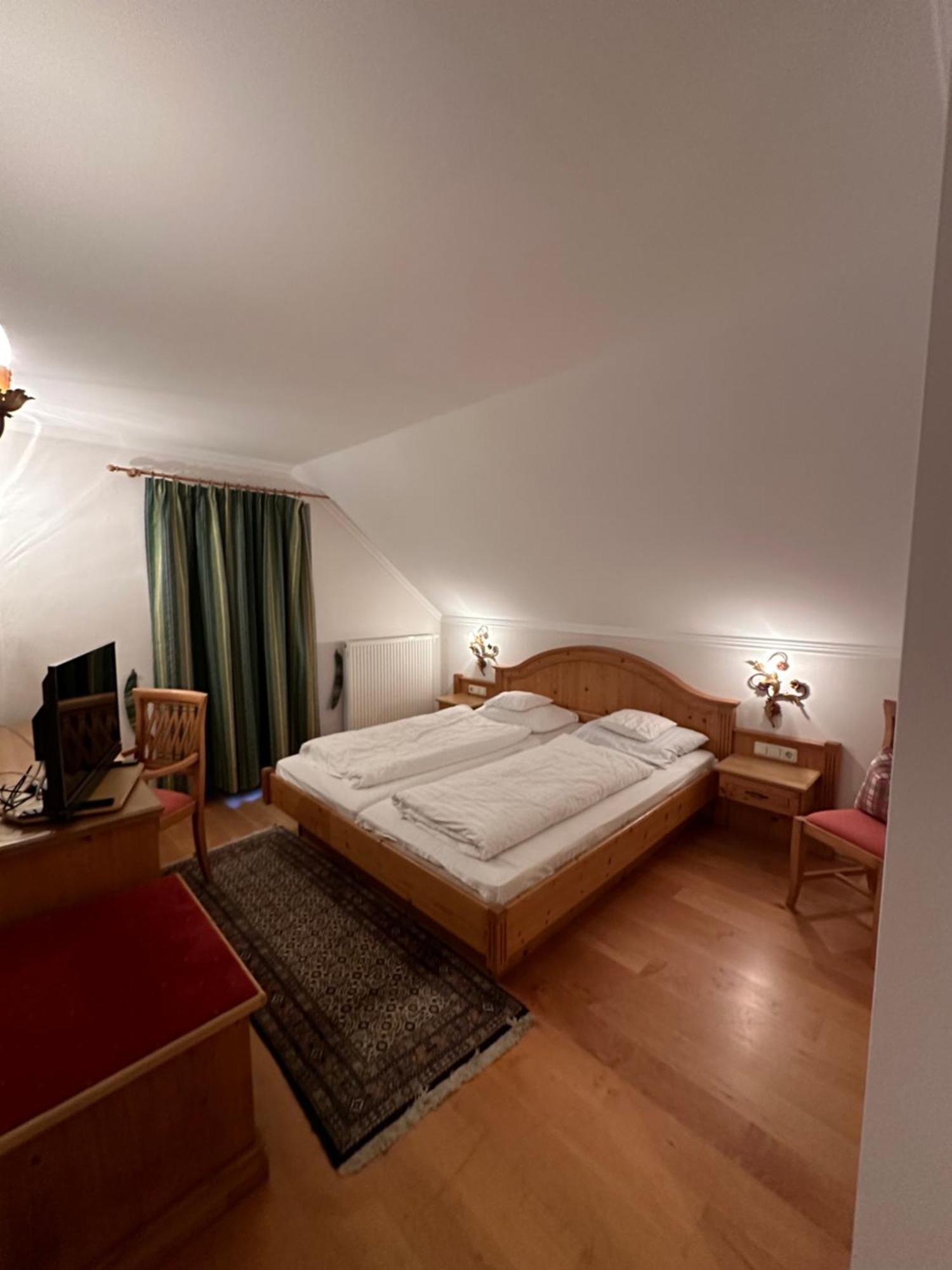 Esterer Grödig Esterno foto