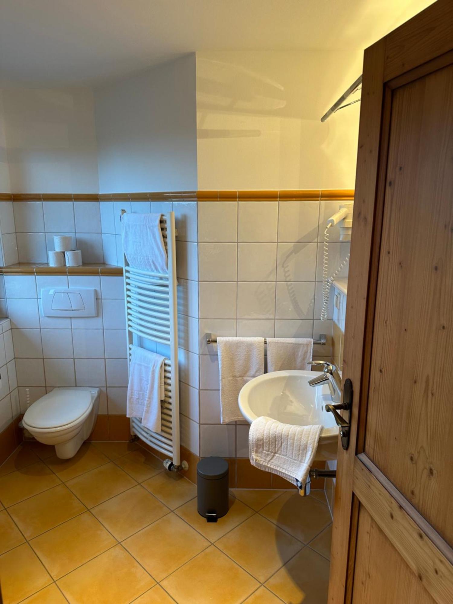 Esterer Grödig Esterno foto